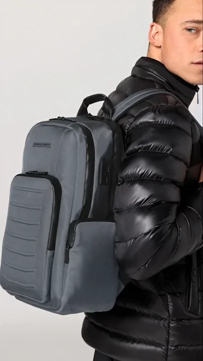 ИИ видео для товара AllTime: мужской рюкзак Porsche Design, OVL01613.004