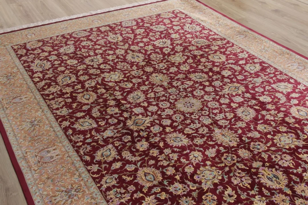 ИИ видео на товар OMO Rugs: персидский ковёр Кум